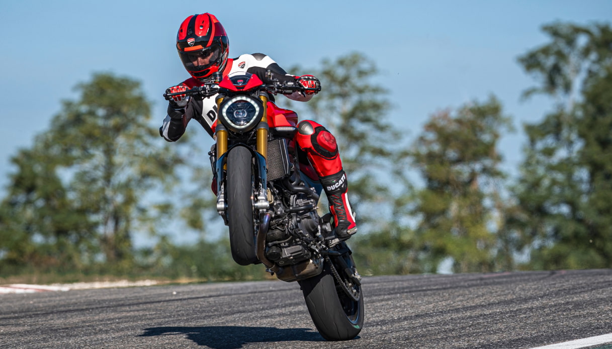 Ducati presenta il Monster SP per il 2023